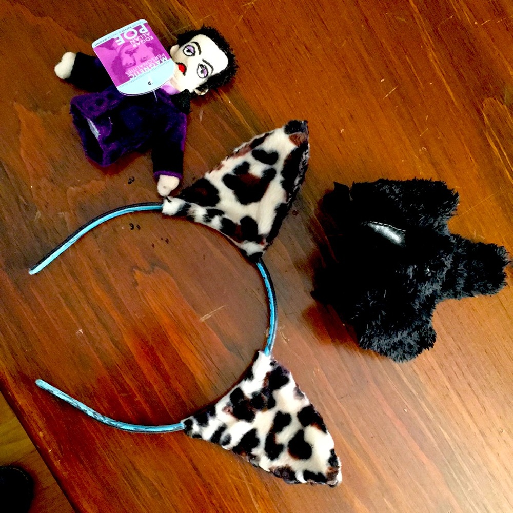 Edgar Allan Poe, Crow finger puppet, homemade ears